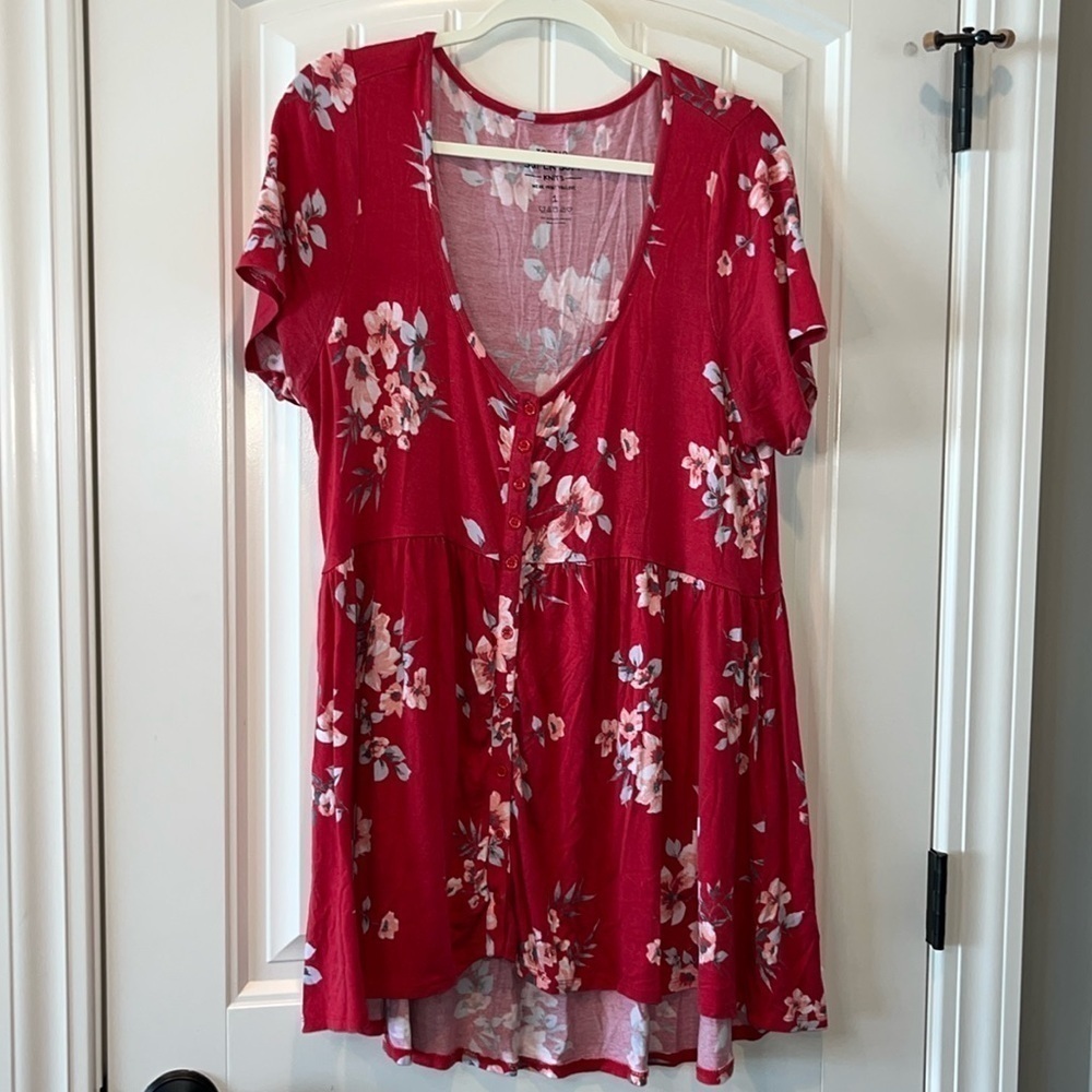 Torrid red floral baby doll tunic tee flowy v neck super soft knit tee size 1X
